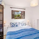 En- Cozy Andalusian Style Townhouse In Marbella
