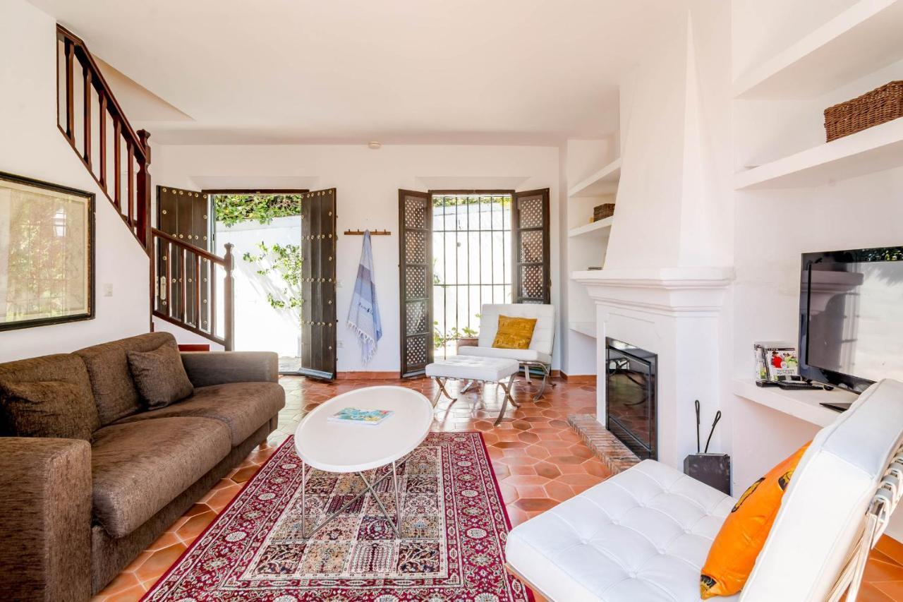 En- Cozy Andalusian Style Townhouse In Marbella