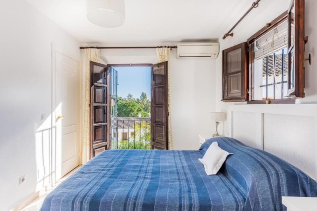 En- Cozy Andalusian Style Townhouse In Marbella