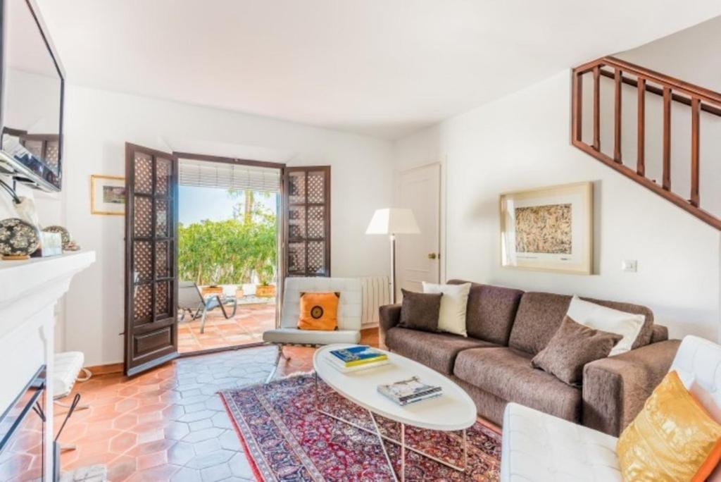Vakantiehuis En- Cozy Andalusian Style Townhouse In